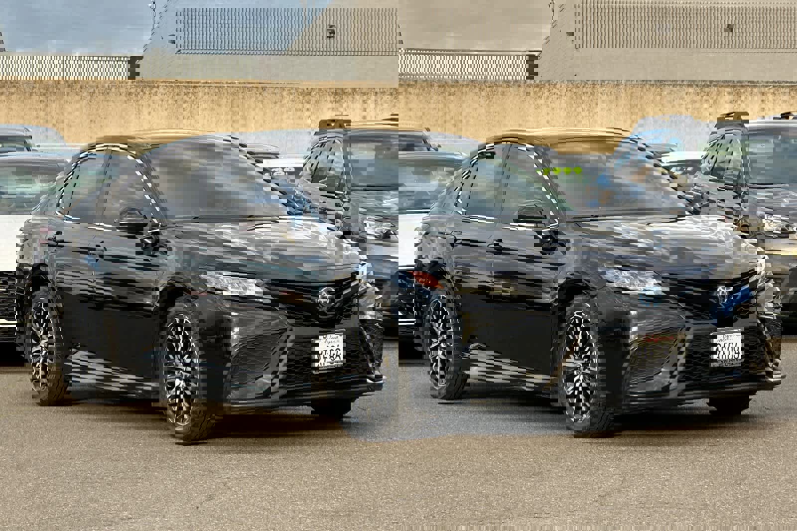 Used 2022 Toyota Camry SE image 5