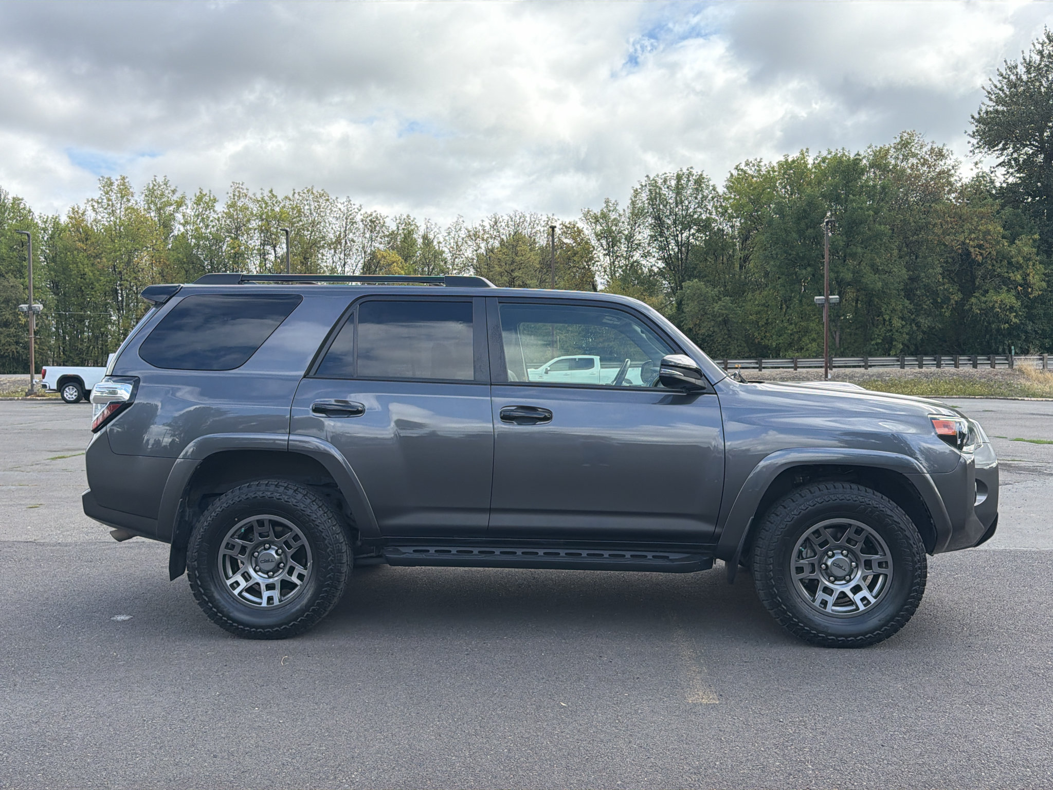 Used 2020 Toyota 4Runner Venture AWD/4WD image 9