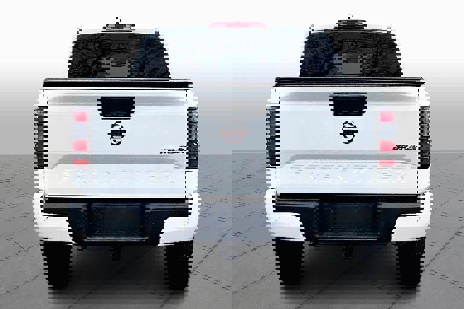 Used 2023 Nissan Frontier PRO-4X w/ Pro-4X Premium Package image 5