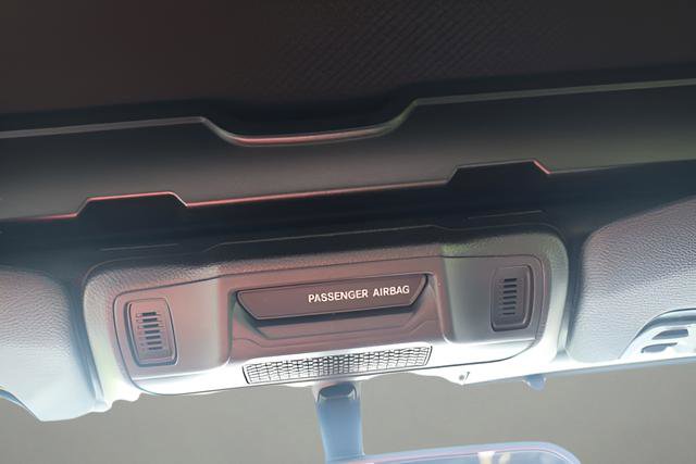 Used 2024 Jeep Gladiator Sport AWD/4WD image 23