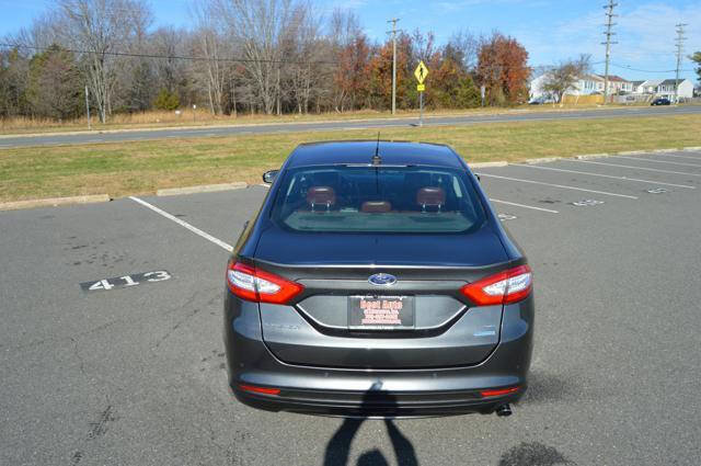Used 2016 Ford Fusion SE w/ Equipment Group 202A image 10