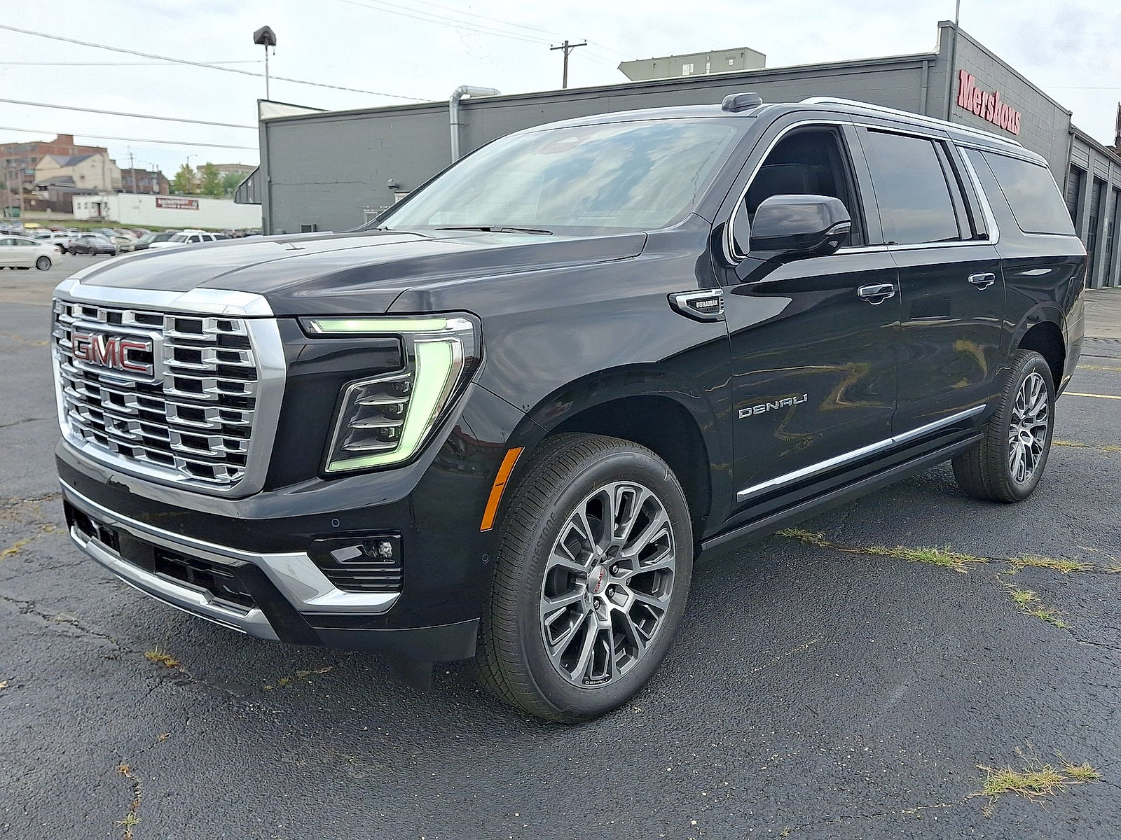 New 2026 GMC Yukon XL Denali w/ Denali Reserve Package AWD/4WD image 10