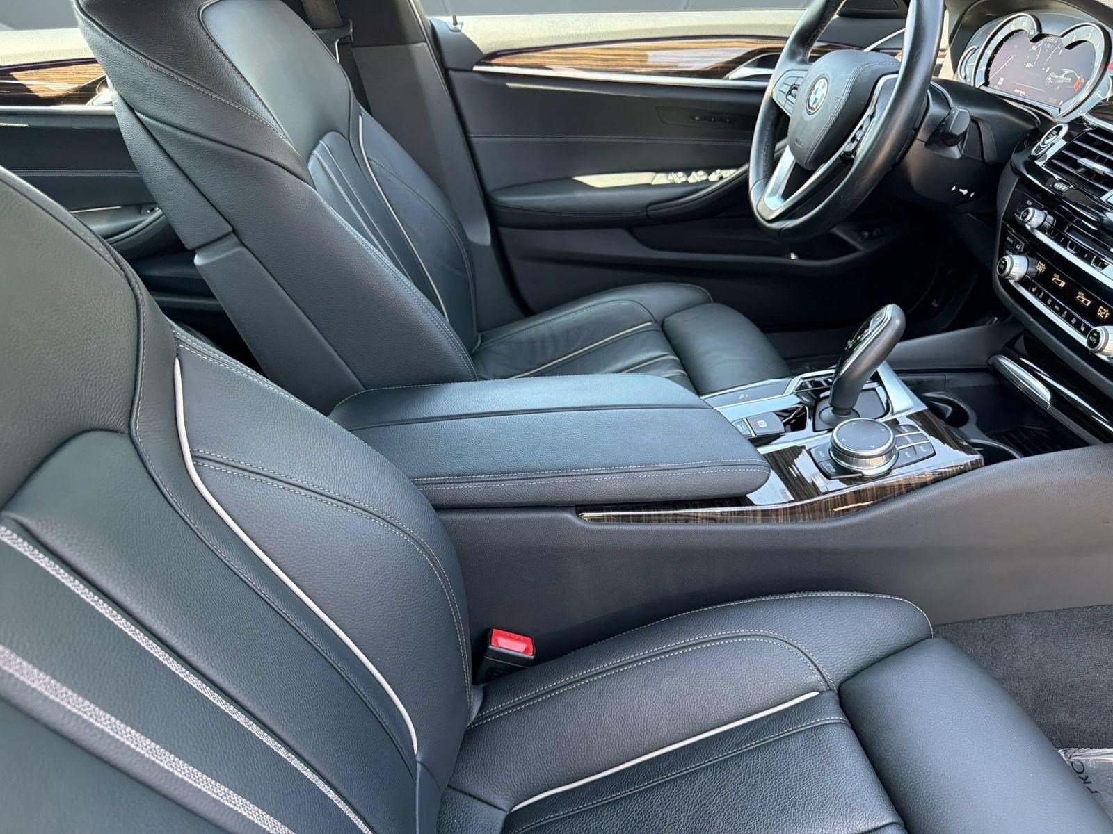 Used 2019 BMW 530i w/ Convenience Package RWD image 24