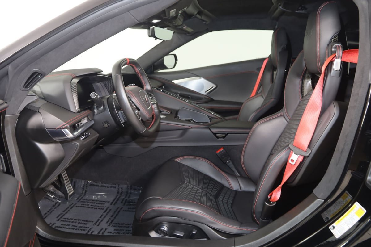 Used 2021 Chevrolet Corvette Stingray Premium Cpe w/ Z51 Performance Package RWD image 14