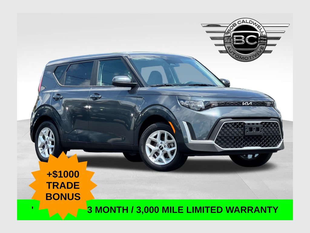 Used 2025 Kia Soul LX w/ LX Technology Package FWD image 1