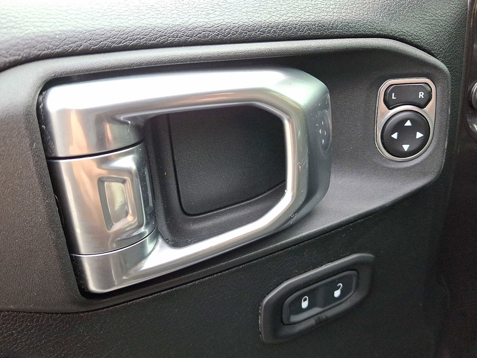 Used 2021 Jeep Wrangler Unlimited Sport image 15