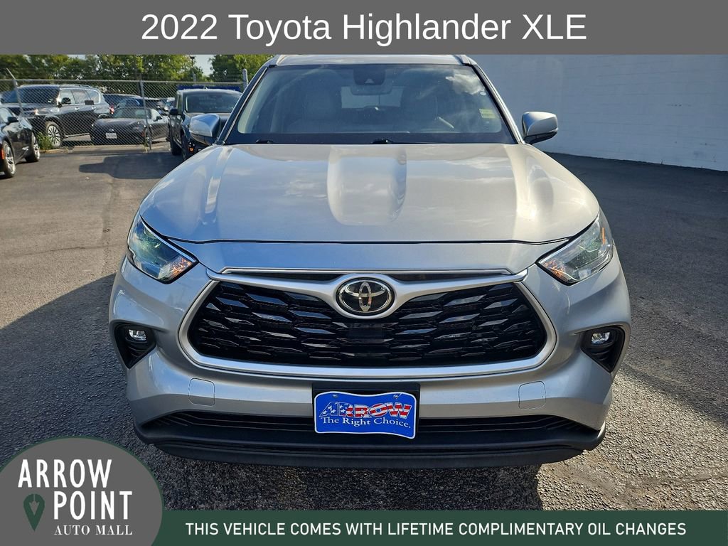 Used 2022 Toyota Highlander XLE image 3