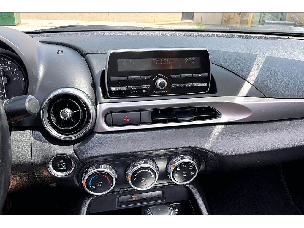 Used 2017 FIAT 124 Spider Classica RWD image 24