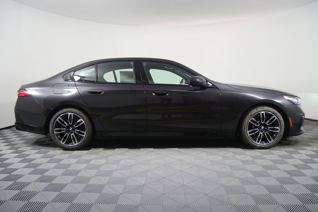 New 2026 BMW 530i xDrive w/ M Sport Package AWD/4WD image 2