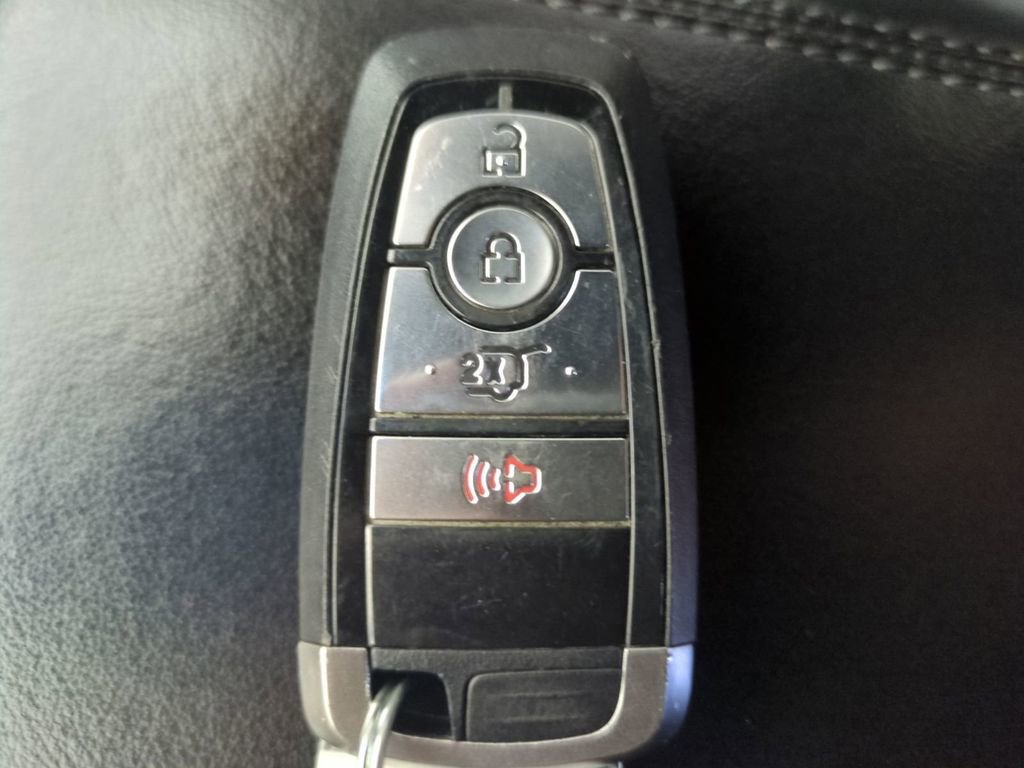 Used 2020 Ford Explorer XLT image 36