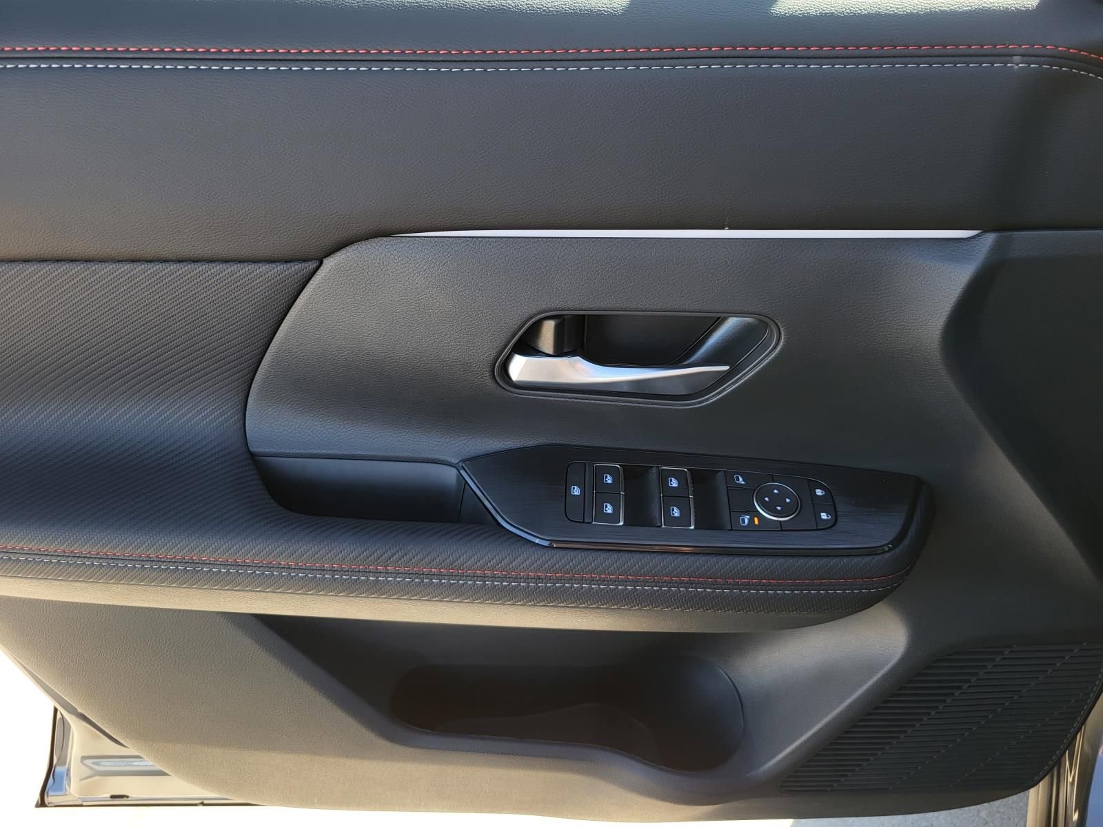 New 2026 Nissan Kicks SR w/ SR Premium Package FWD image 20
