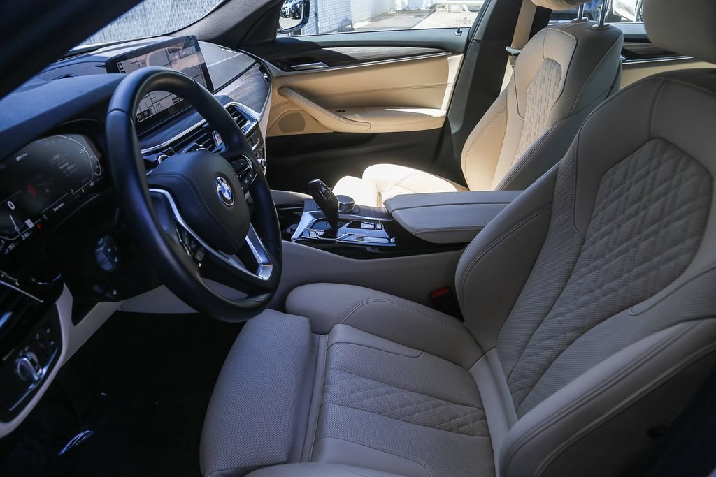 Used 2023 BMW 530e w/ Convenience Package RWD image 14