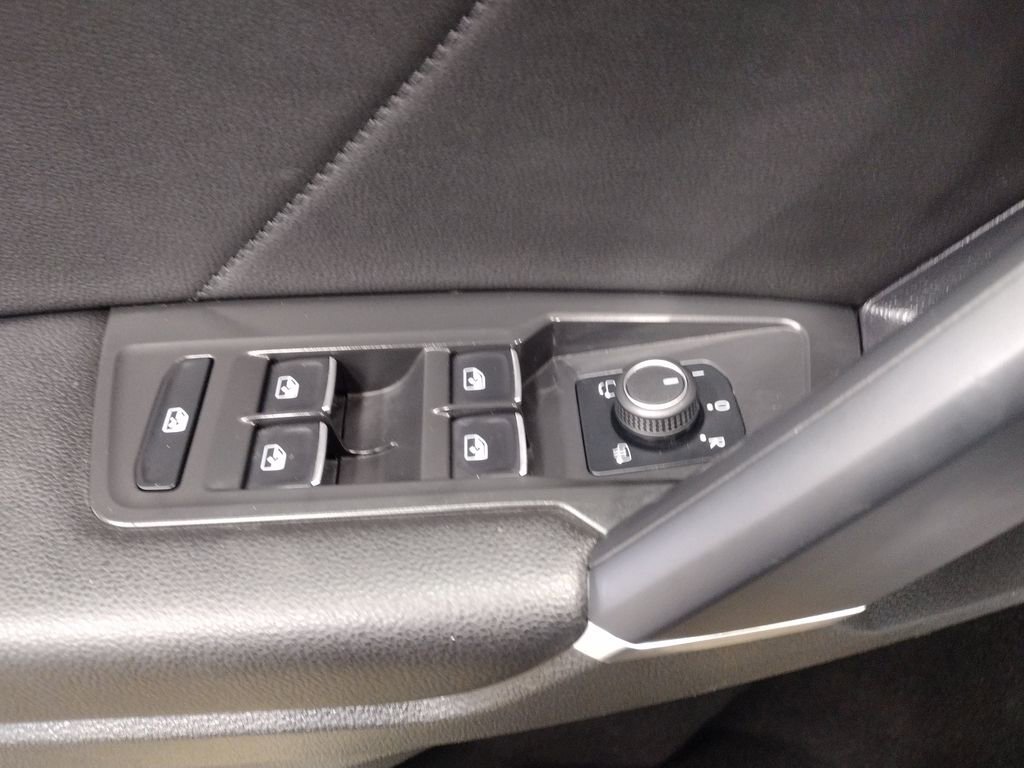 Used 2020 Volkswagen Tiguan SEL Premium R-Line image 23