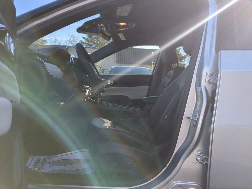 New 2026 Jeep Compass Limited w/ Sun, Sound & Navigation Group AWD/4WD image 11