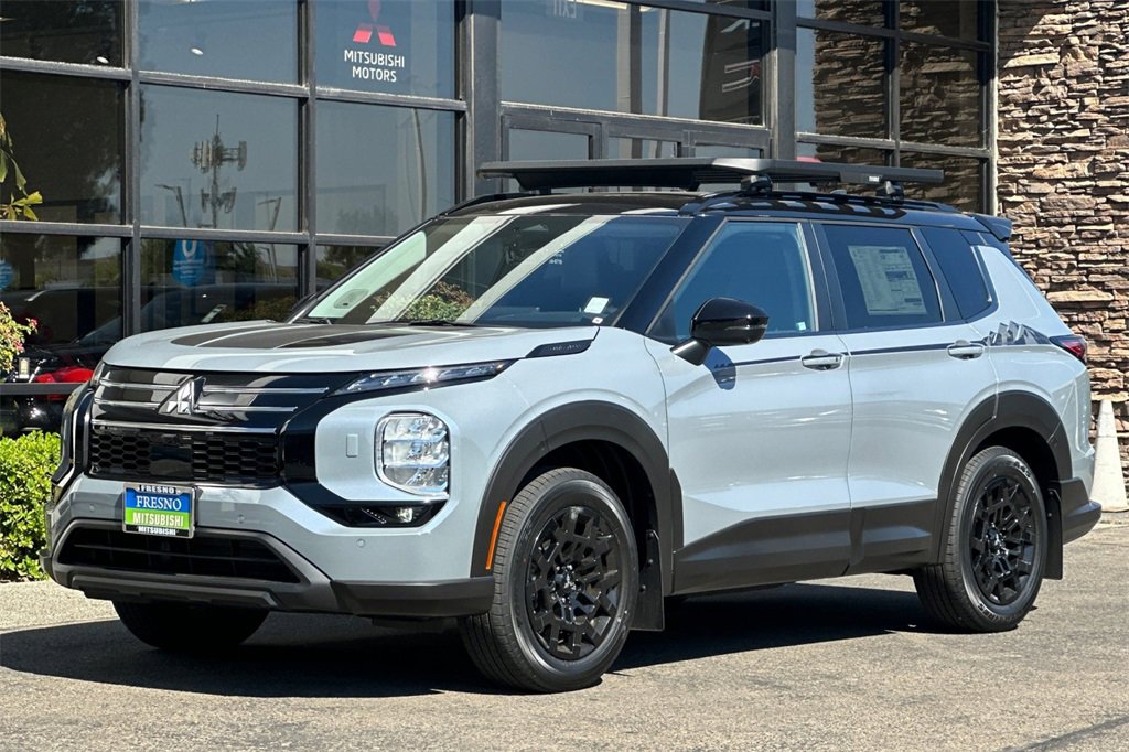 New 2025 Mitsubishi Outlander AWD image 9