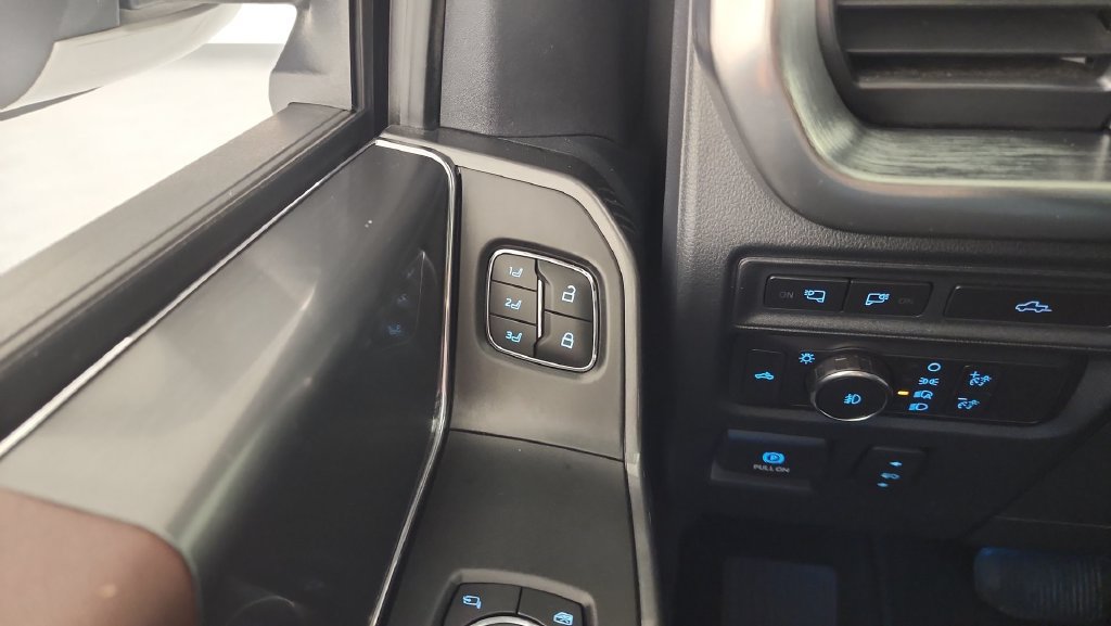Used 2022 Ford F150 Lariat w/ Equipment Group 502A High AWD/4WD image 27