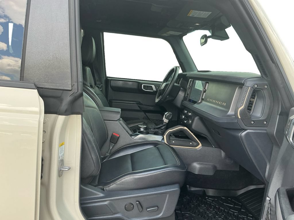 Used 2025 Ford Bronco Badlands w/ Sasquatch Package AWD/4WD image 22