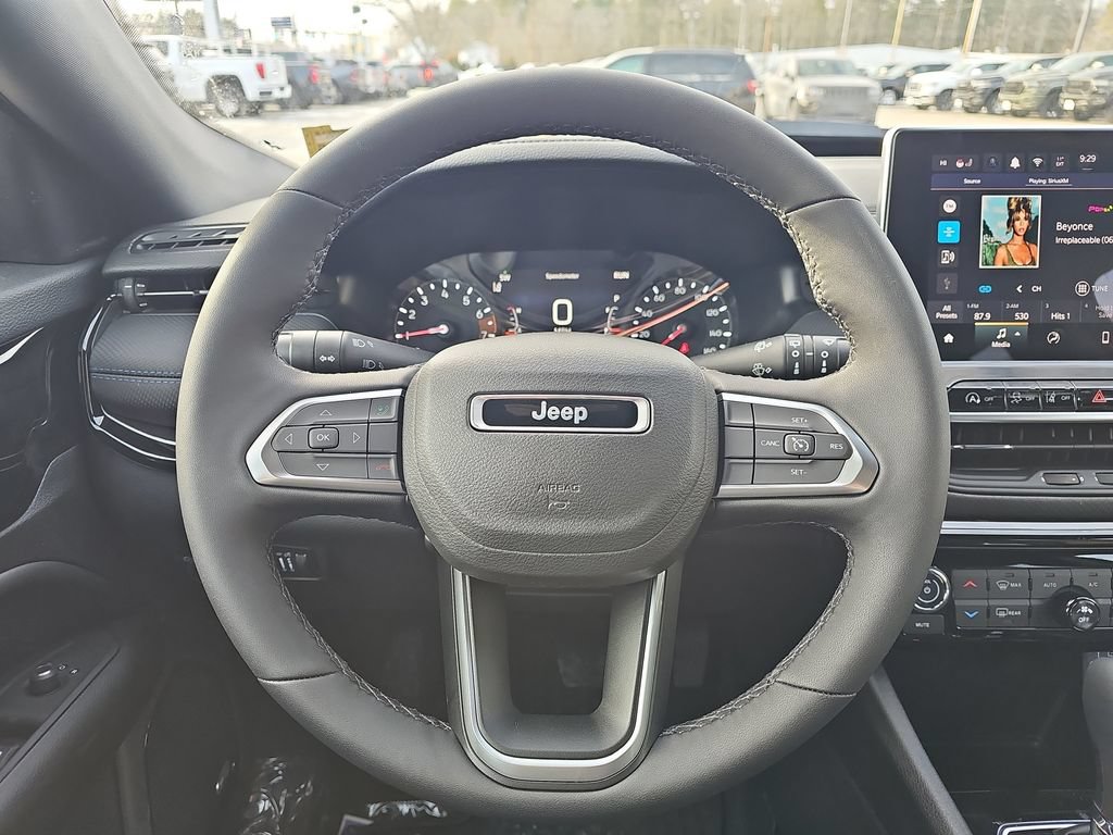 New 2026 Jeep Compass Latitude w/ Sun and Sound Group AWD/4WD image 18