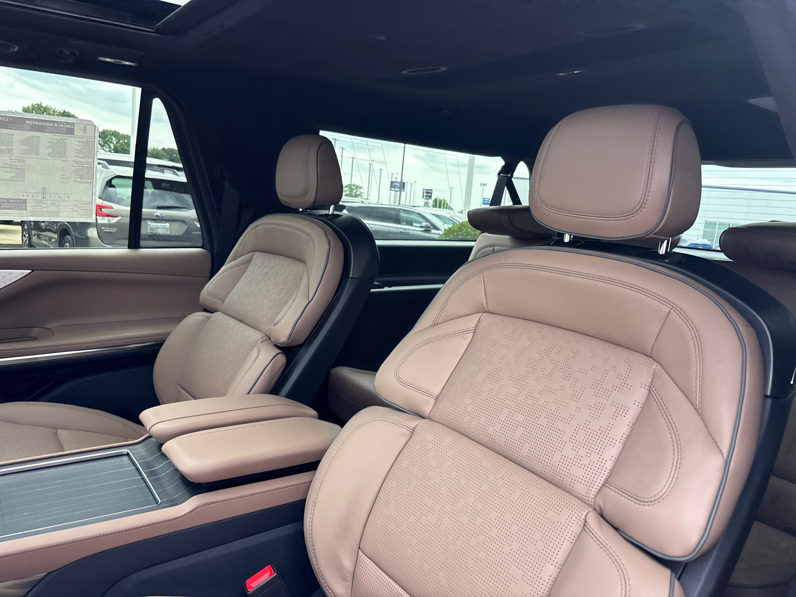 New 2026 Lincoln Navigator L Black Label AWD/4WD image 26