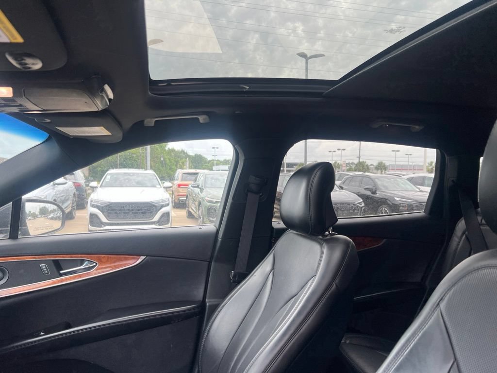 Used 2019 Lincoln Nautilus Reserve FWD image 10