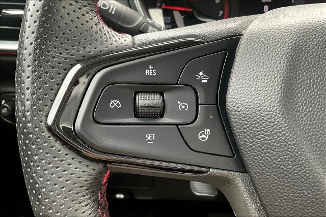 Used 2023 Chevrolet TrailBlazer RS w/ Sun and Liftgate Package FWD image 11