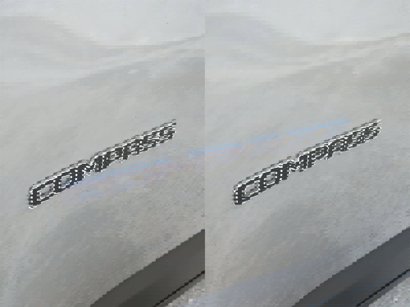 Used 2023 Jeep Compass Limited image 13