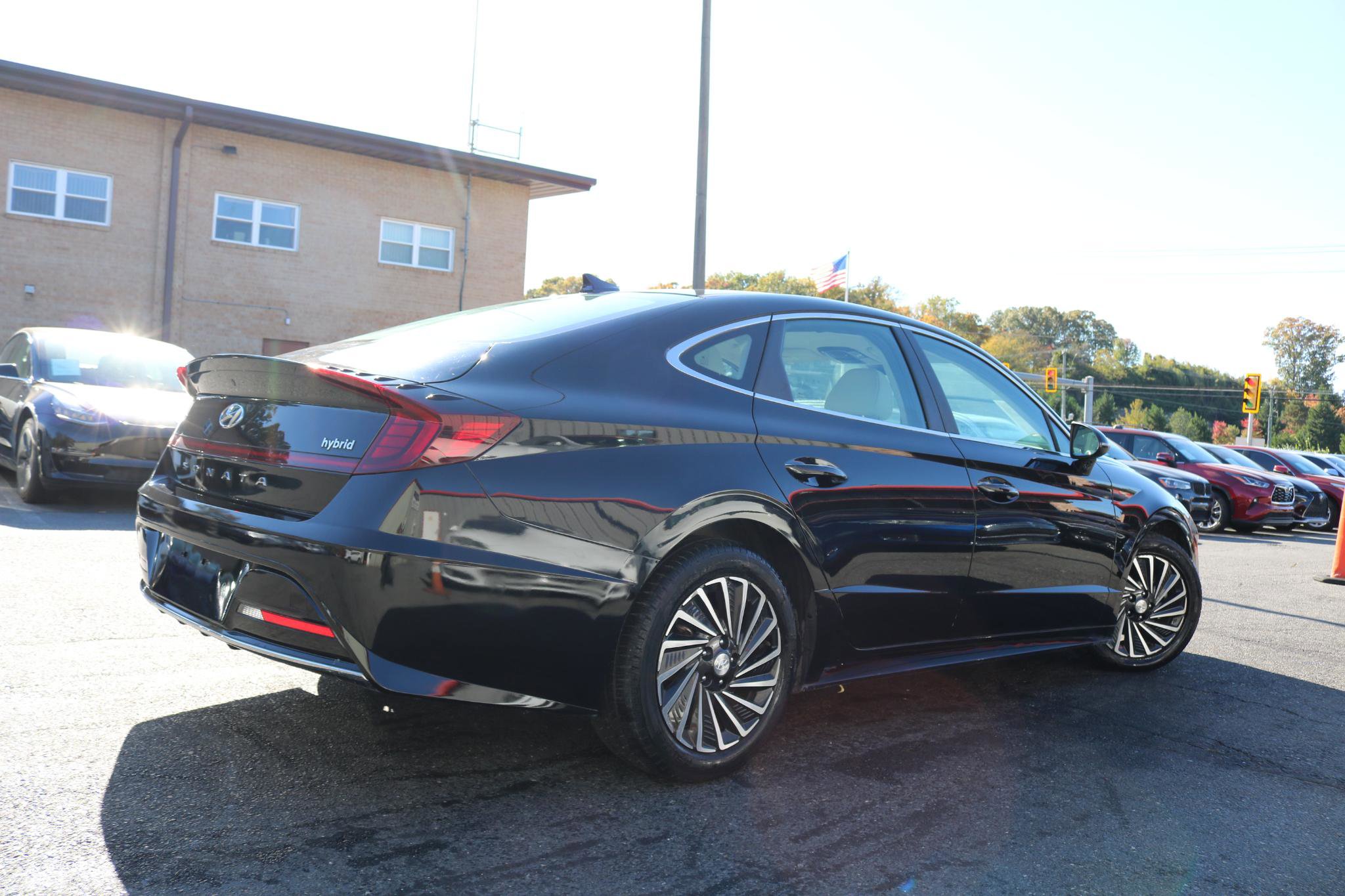 Used 2021 Hyundai Sonata SEL FWD image 2