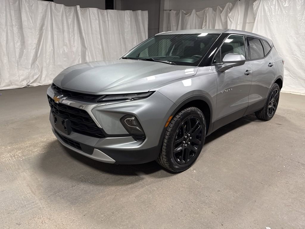 Used 2023 Chevrolet Blazer LT w/ Driver Confidence Package image 3