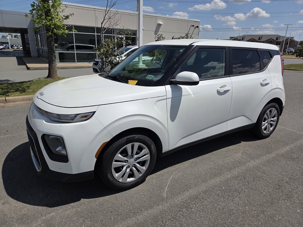 Used 2022 Kia Soul LX image 10