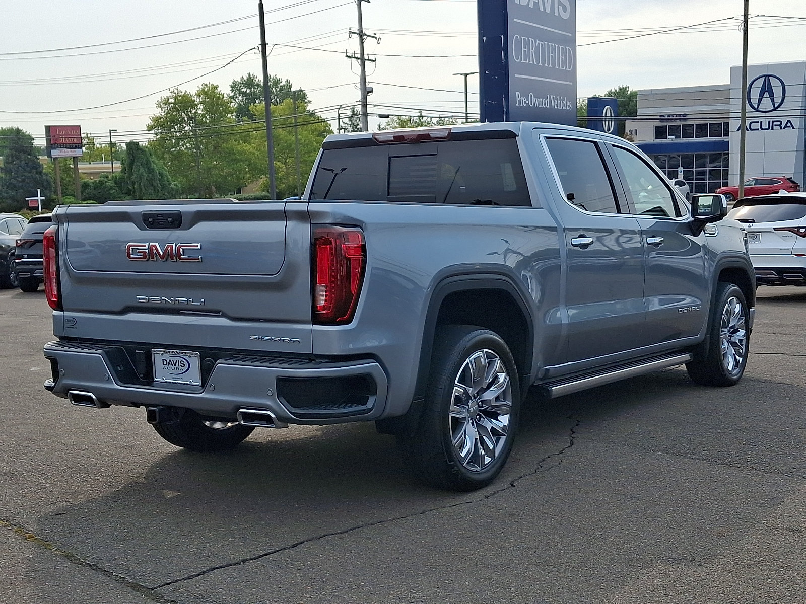 Used 2025 GMC Sierra 1500 Denali w/ Denali Reserve Package AWD/4WD image 4