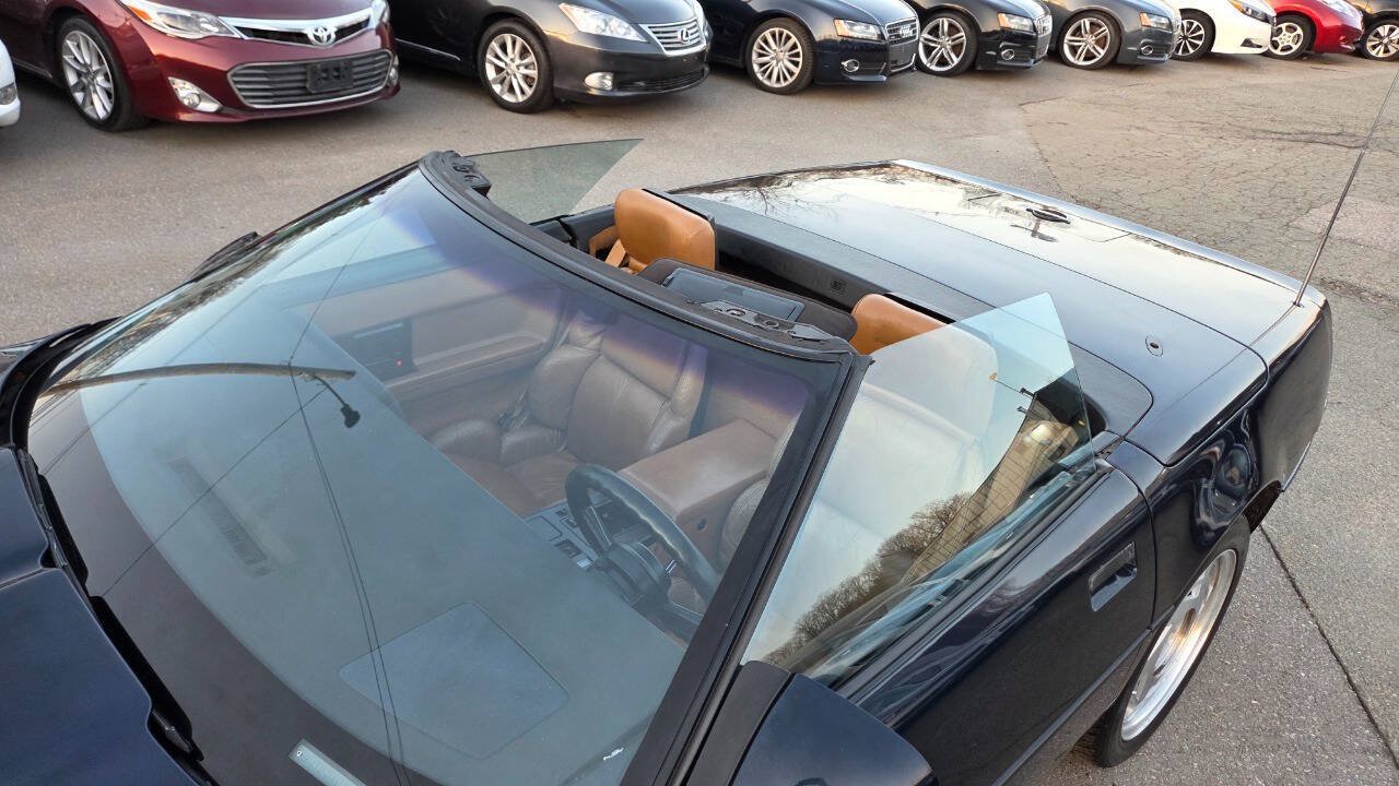 Used 1989 Chevrolet Corvette Convertible RWD image 24