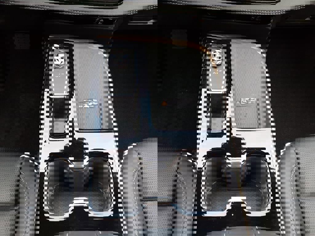 Used 2025 Buick Enclave Avenir w/ Super Cruise Package image 11