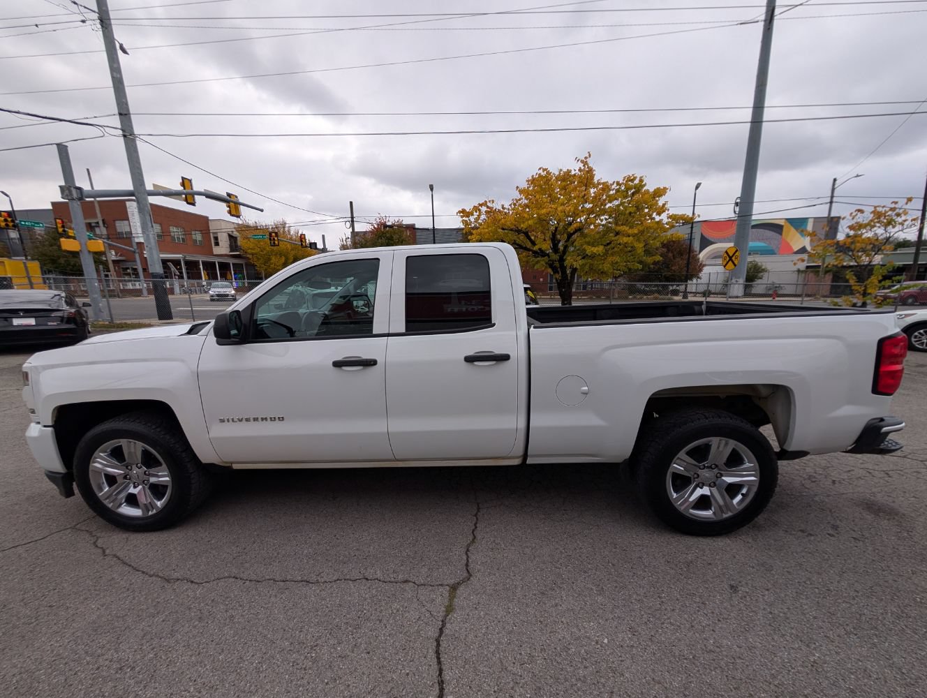 Used 2017 Chevrolet Silverado 1500 Custom w/ Custom Convenience Package RWD image 9