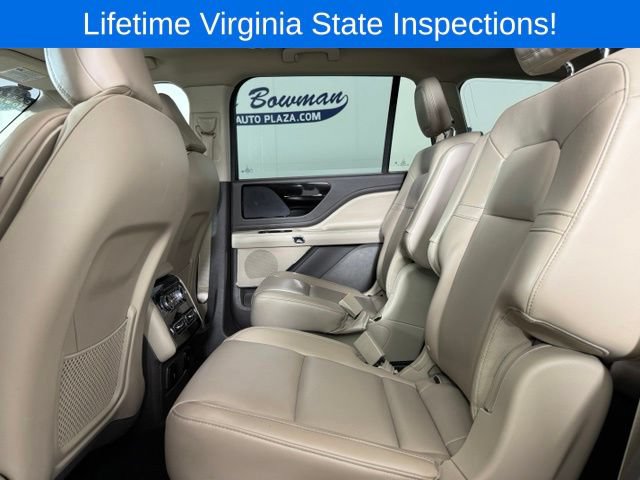 Used 2023 Lincoln Aviator AWD w/ Premium Package image 15