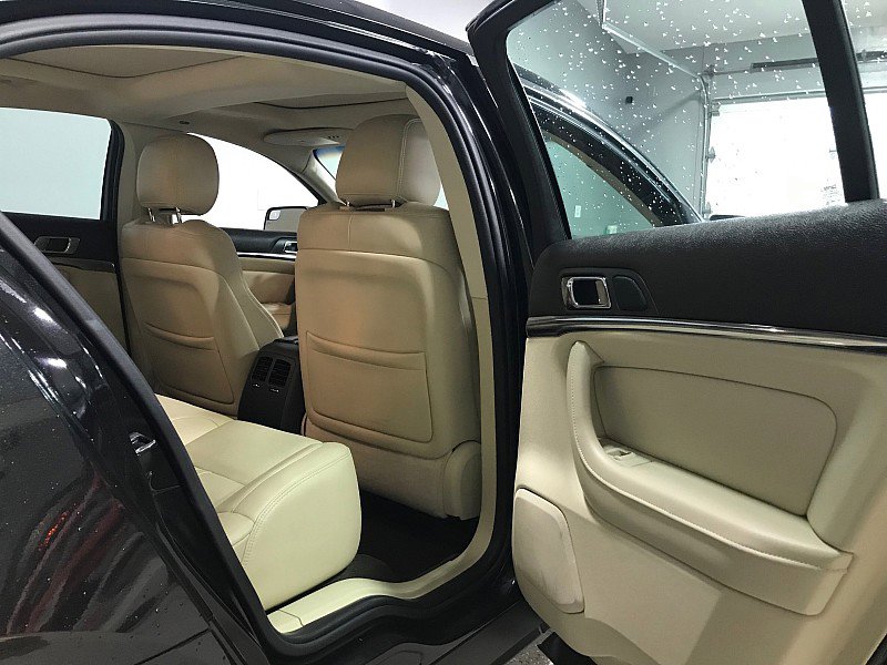 Used 2013 Lincoln MKS FWD image 18