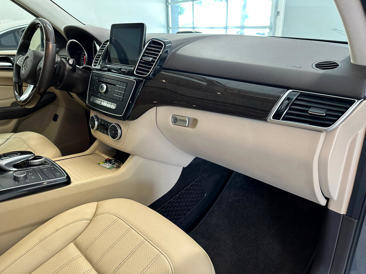 Used 2018 Mercedes-Benz GLE 350 4MATIC image 24
