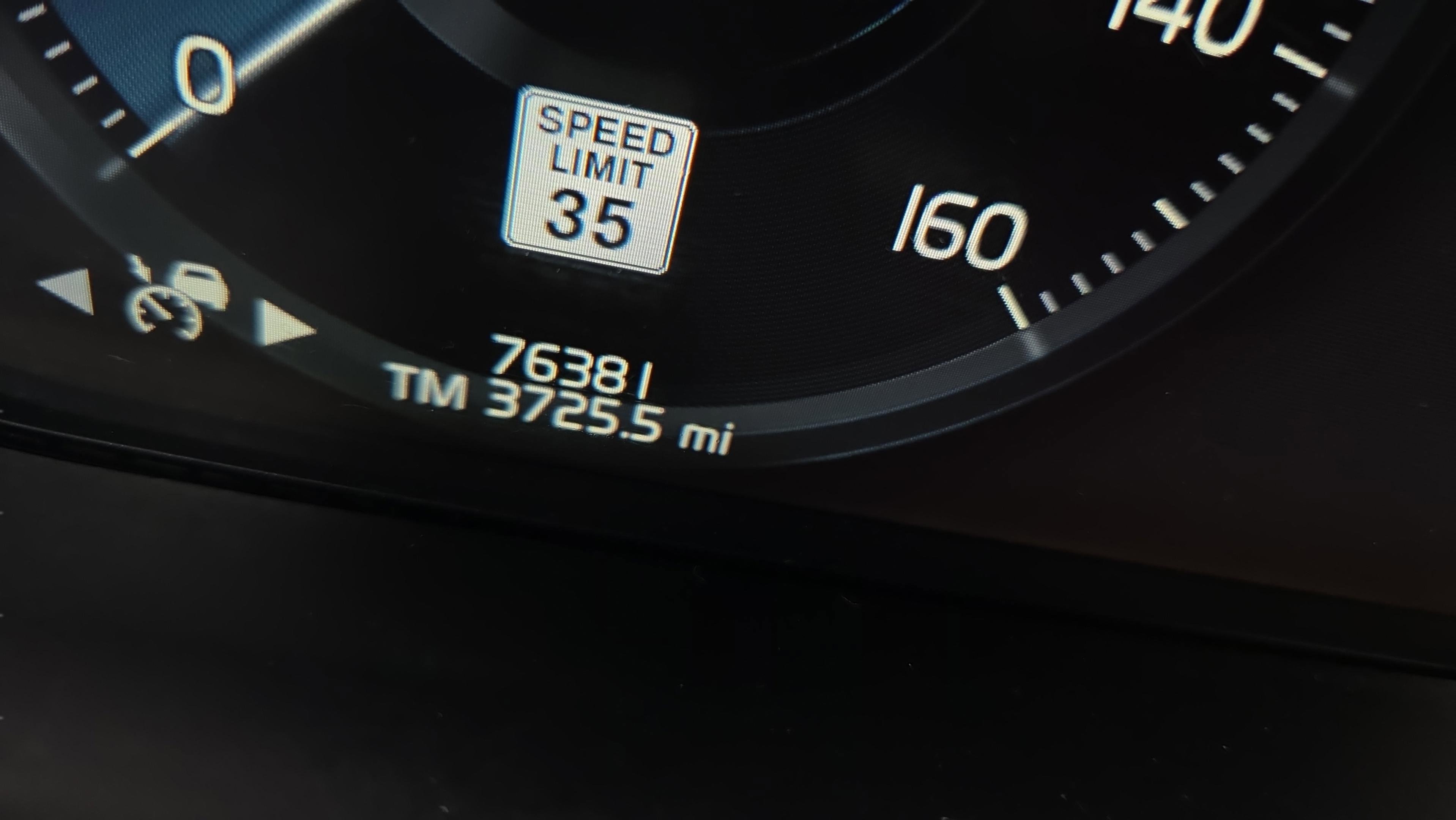 Used 2017 Volvo XC90 T6 Momentum w/ Vision Package AWD/4WD image 28