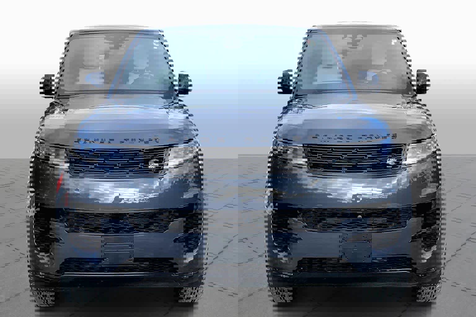 Used 2025 Land Rover Range Rover Sport SE image 3