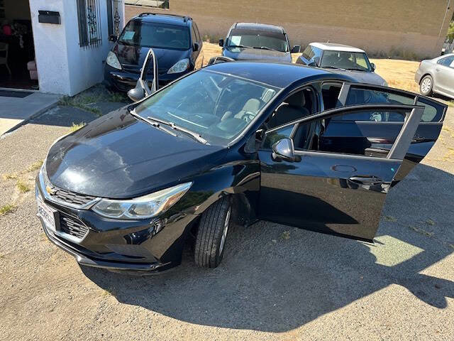 Used 2018 Chevrolet Cruze LS FWD image 19