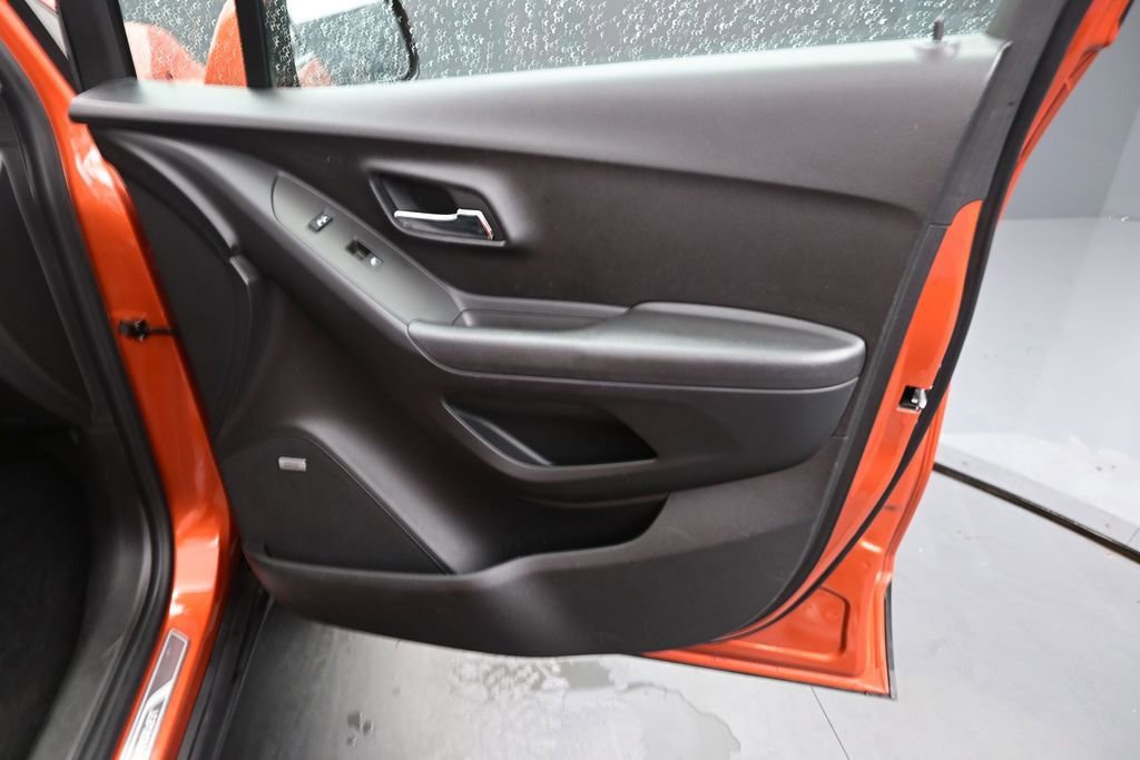 Used 2015 Chevrolet Trax LTZ AWD/4WD image 20
