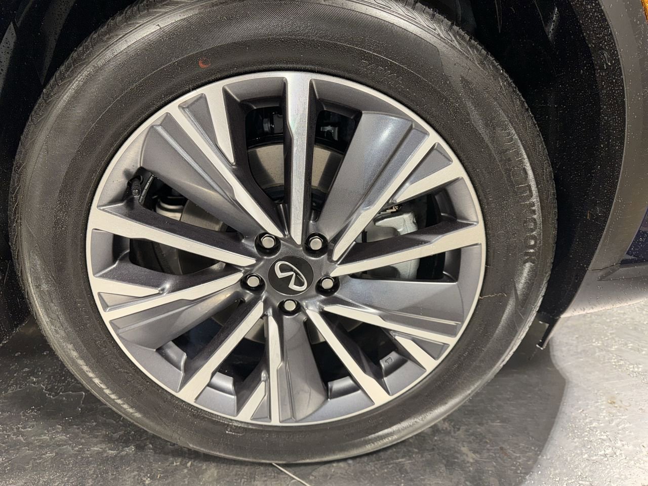 Certified 2026 INFINITI QX60 Luxe w/ Cargo Package AWD/4WD image 17