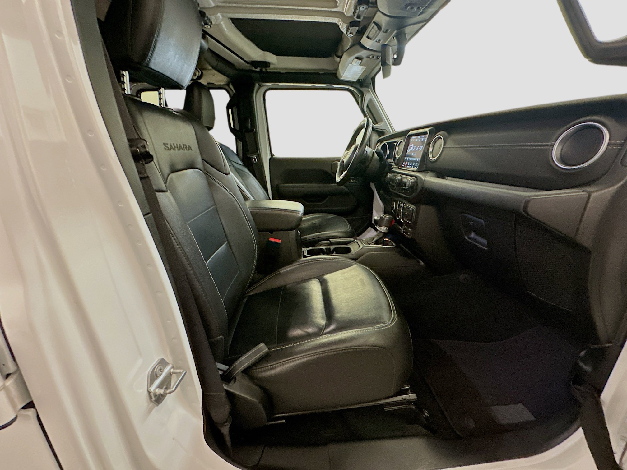 Used 2023 Jeep Wrangler Sahara w/ Cold Weather Group image 31