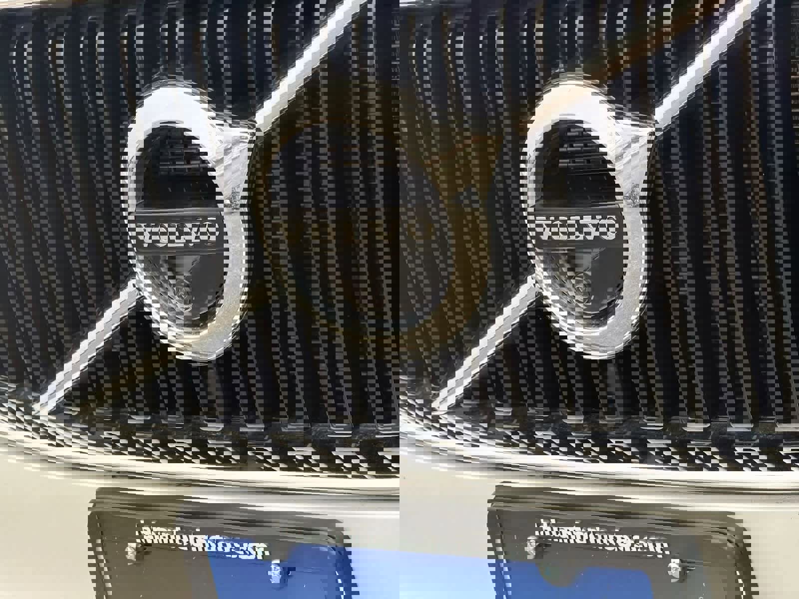 Used 2018 Volvo XC90 T6 Momentum w/ Convenience Package image 12