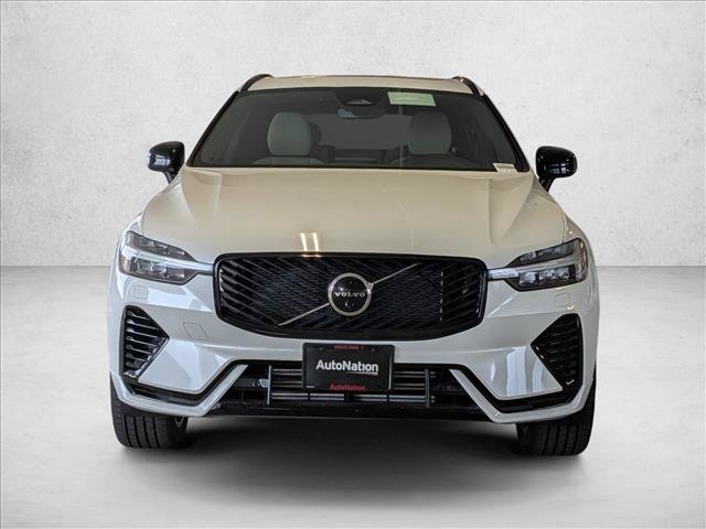 New 2026 Volvo XC60 T8 Plus w/ Climate Package PRO AWD/4WD image 5