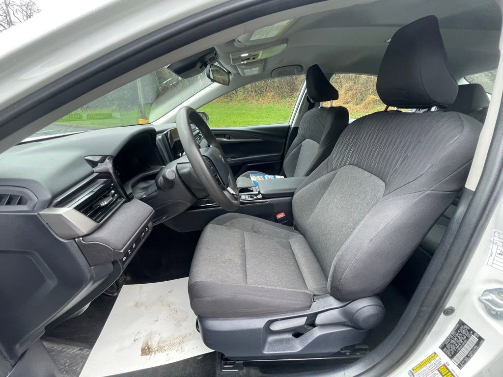 Used 2025 Toyota Camry LE FWD image 18