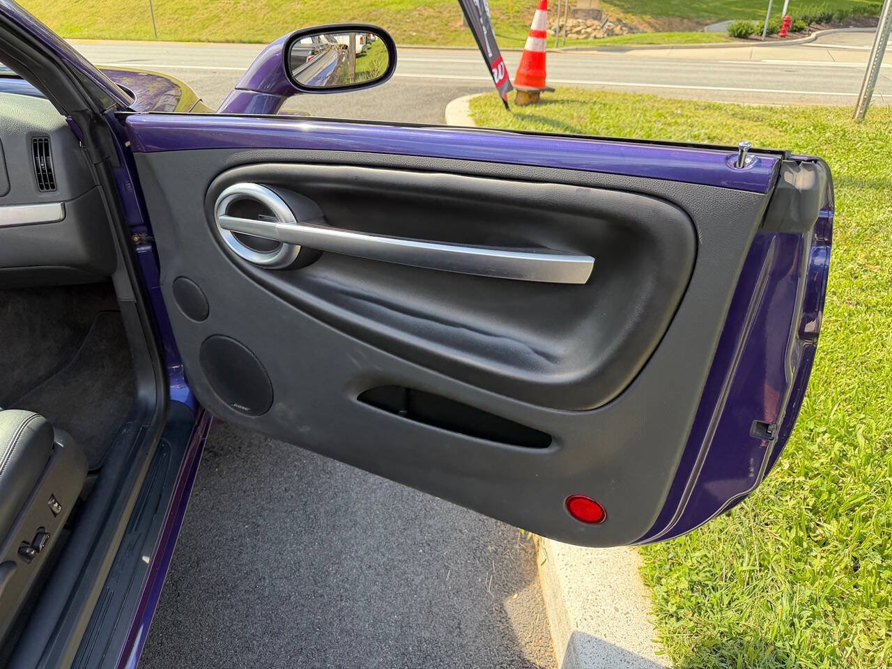 Used 2004 Chevrolet SSR w/ Preferred Equipment Group RWD image 18