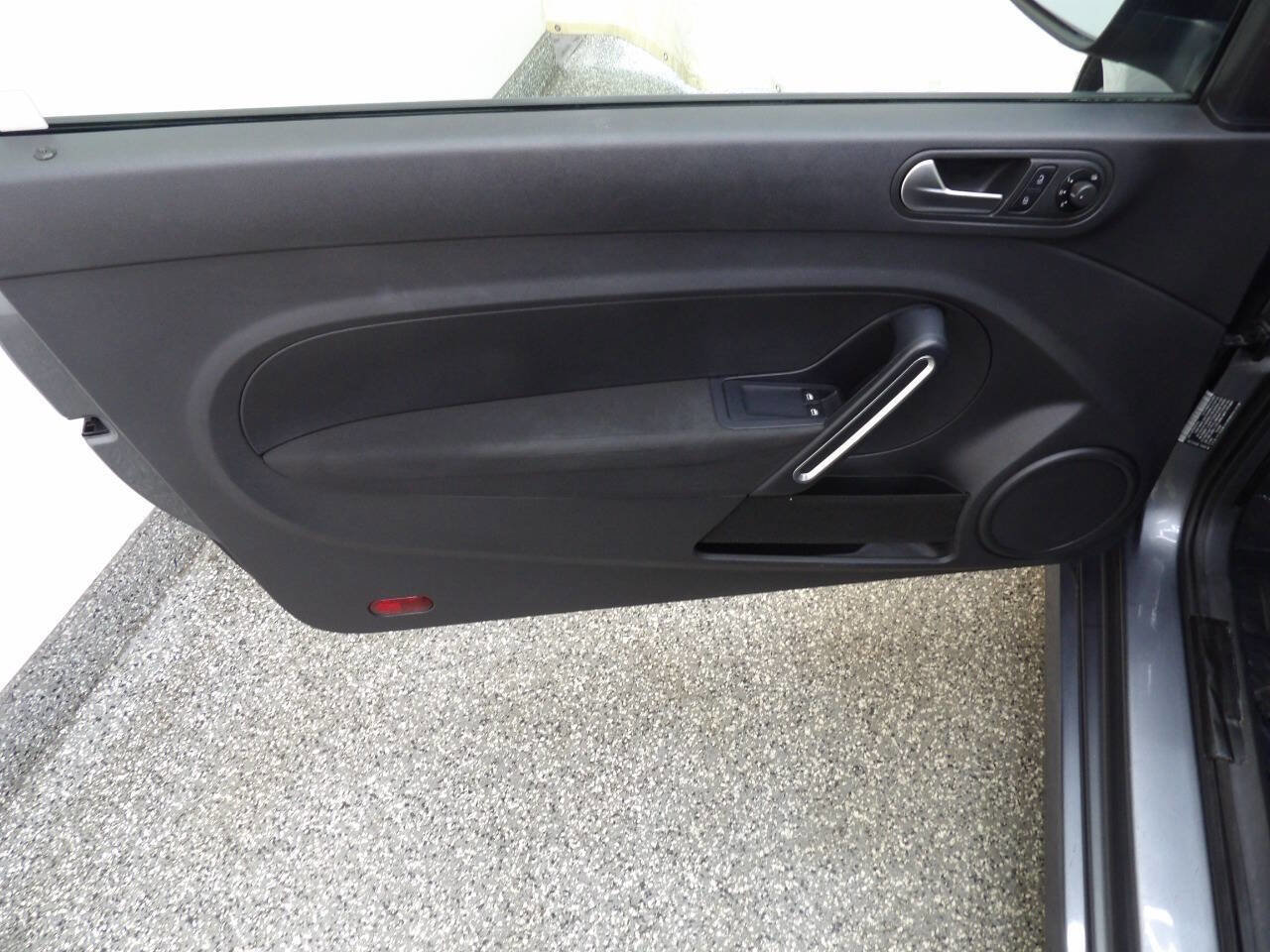 Used 2013 Volkswagen Beetle 2.5 FWD image 7