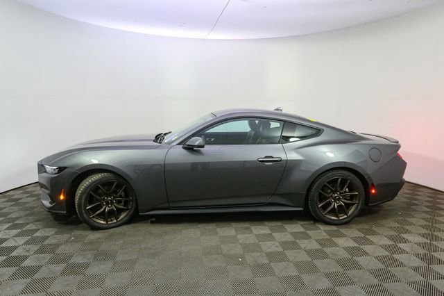 Used 2024 Ford Mustang Premium image 7