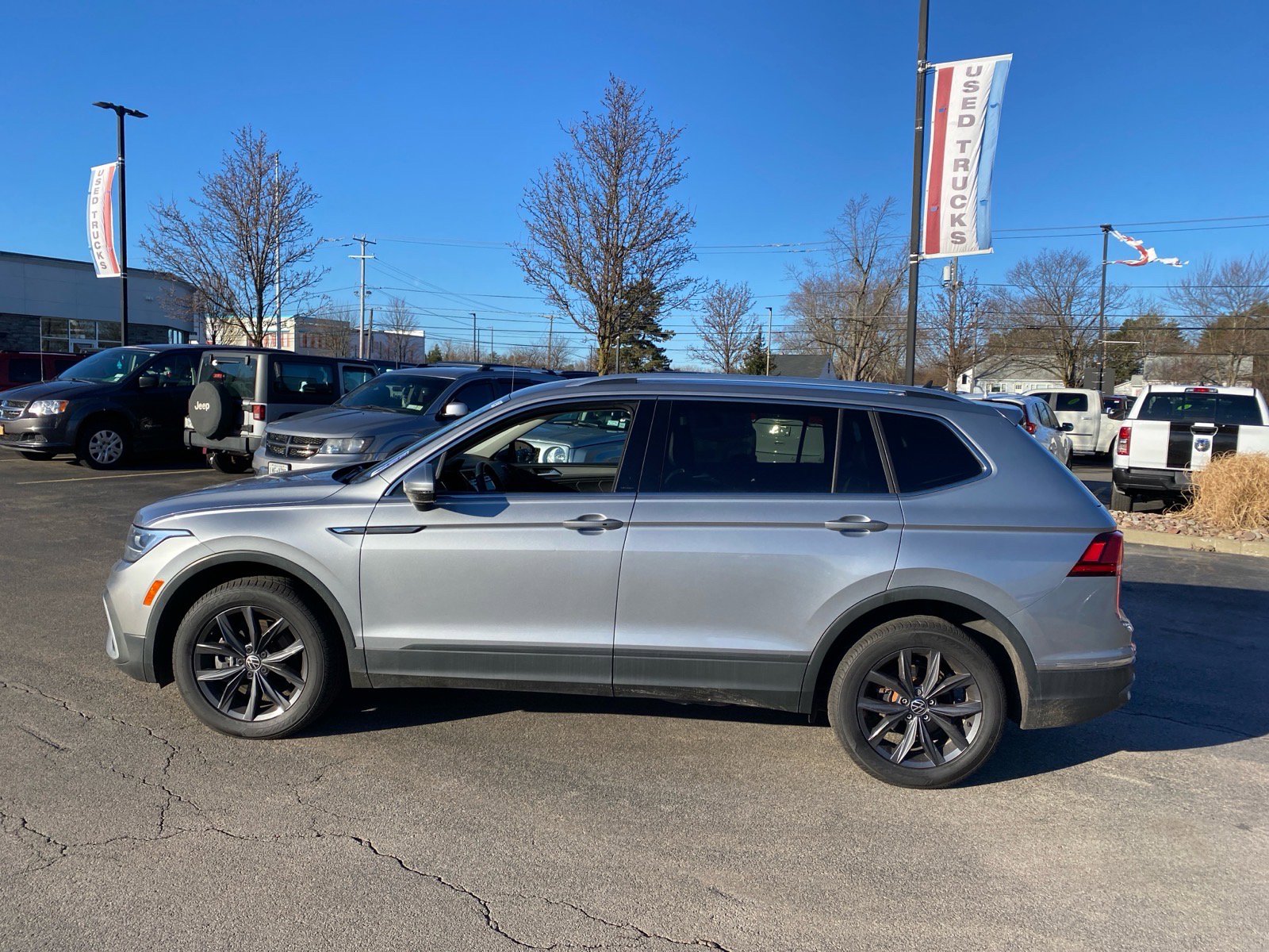 Used 2022 Volkswagen Tiguan SE image 4