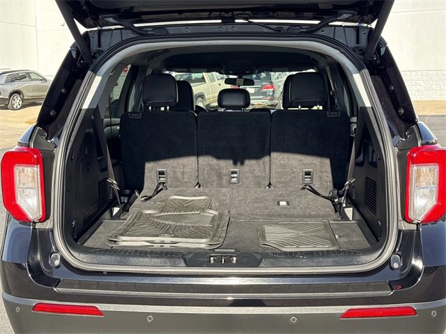 Used 2023 Ford Explorer XLT w/ Equipment Group 202A image 6